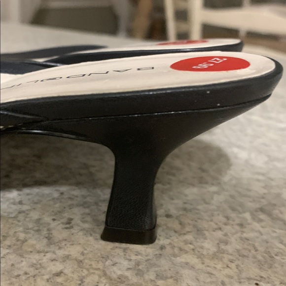 Bandolino Black Heels with Decorative Bow - Picture 2 of 5